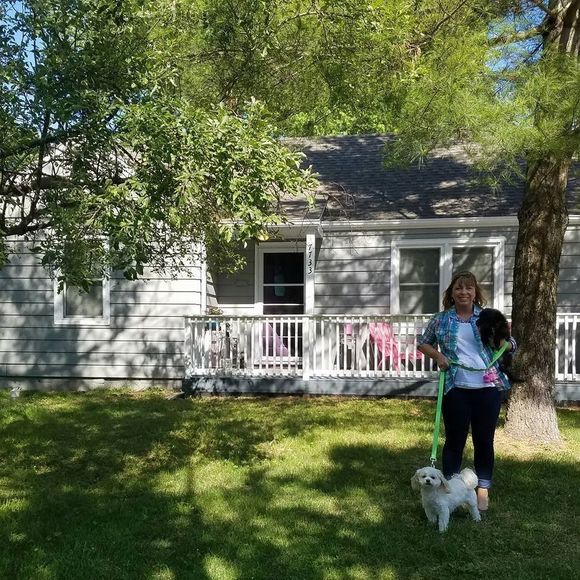 Meet your Posher, Jessica - Picture 1 of 1